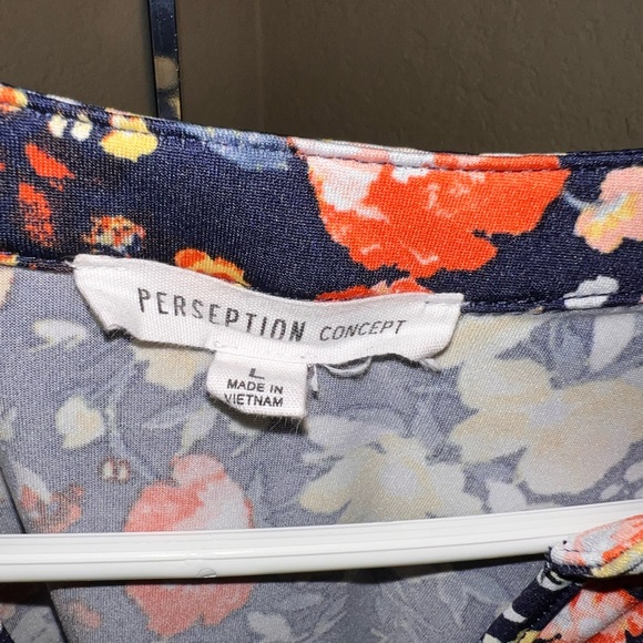 Women’s short sleeve blouse. - Picture 4 of 4